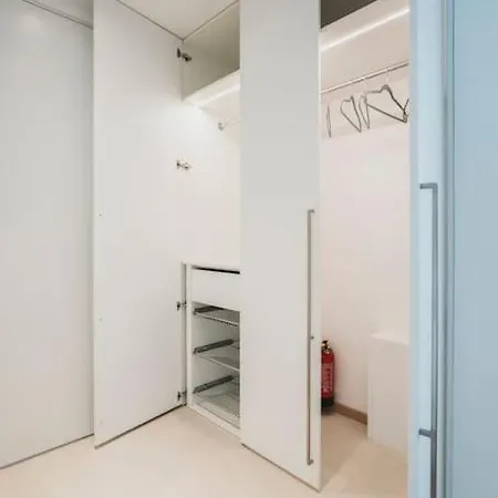 Modern 3r Home, Ac, Seaview, Parking