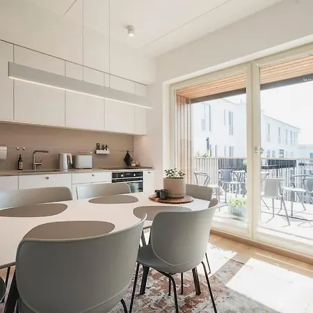 Apartment Modern 3r Home, Ac, Seaview, Parking